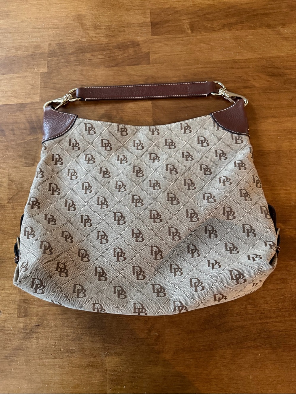 Vintage Authentic Dooney & Bourke Brown Large Equestrian Signature Bag 